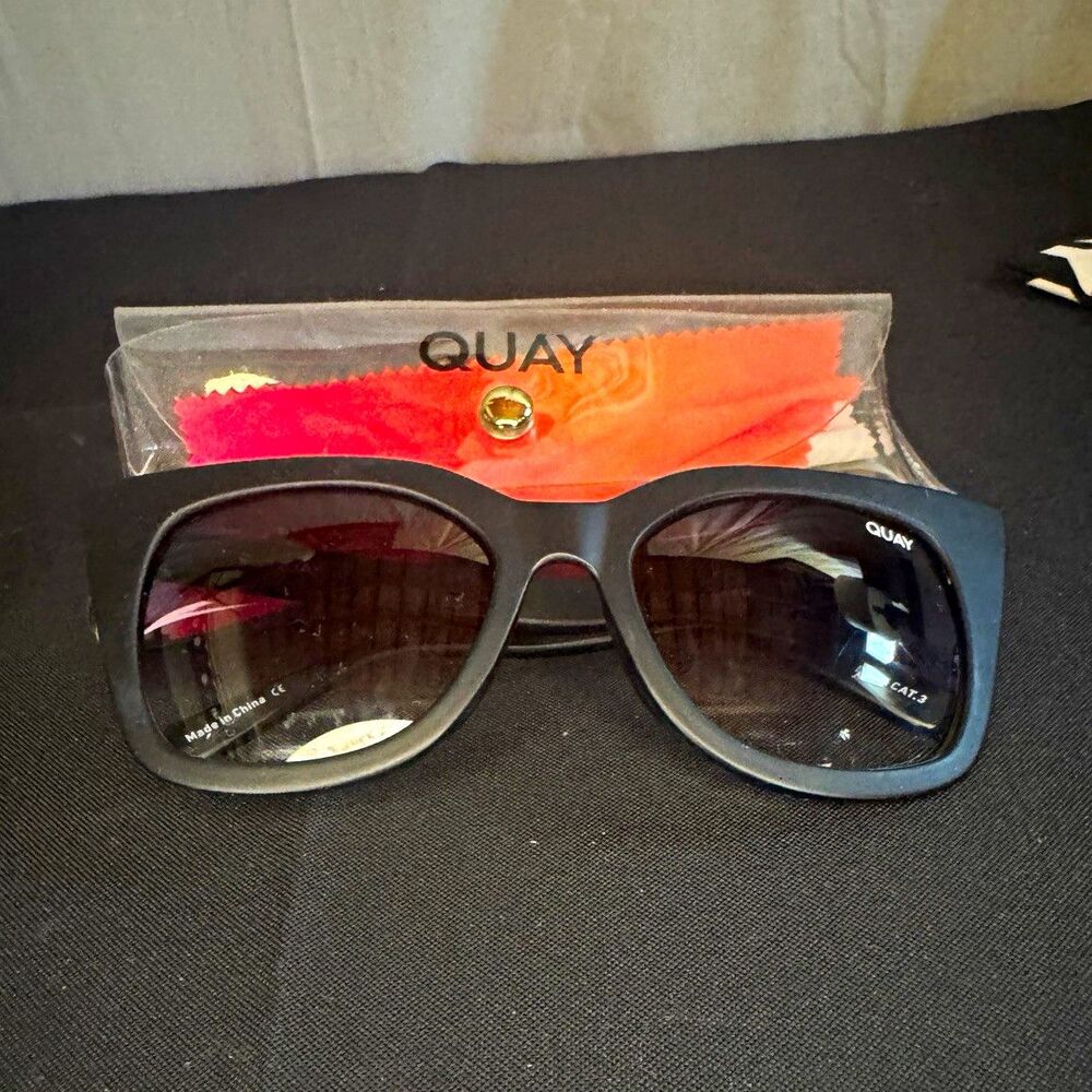 QUAY Square Sunglasses Black Plastic Frame Brown Gradient Plastic Lens